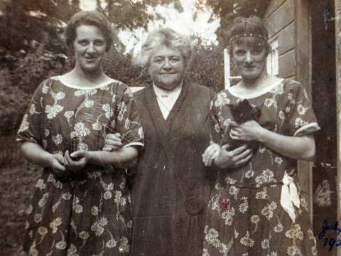 Catherine and sister Mary with Agnes Roberts