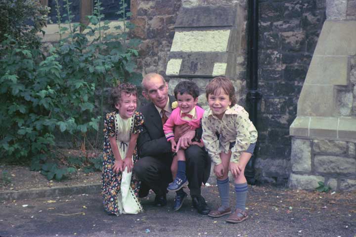 Leslie Knight and grandchildren