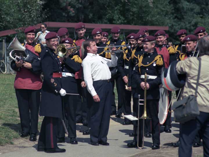 Roy Castle and the Parachute Regiment band